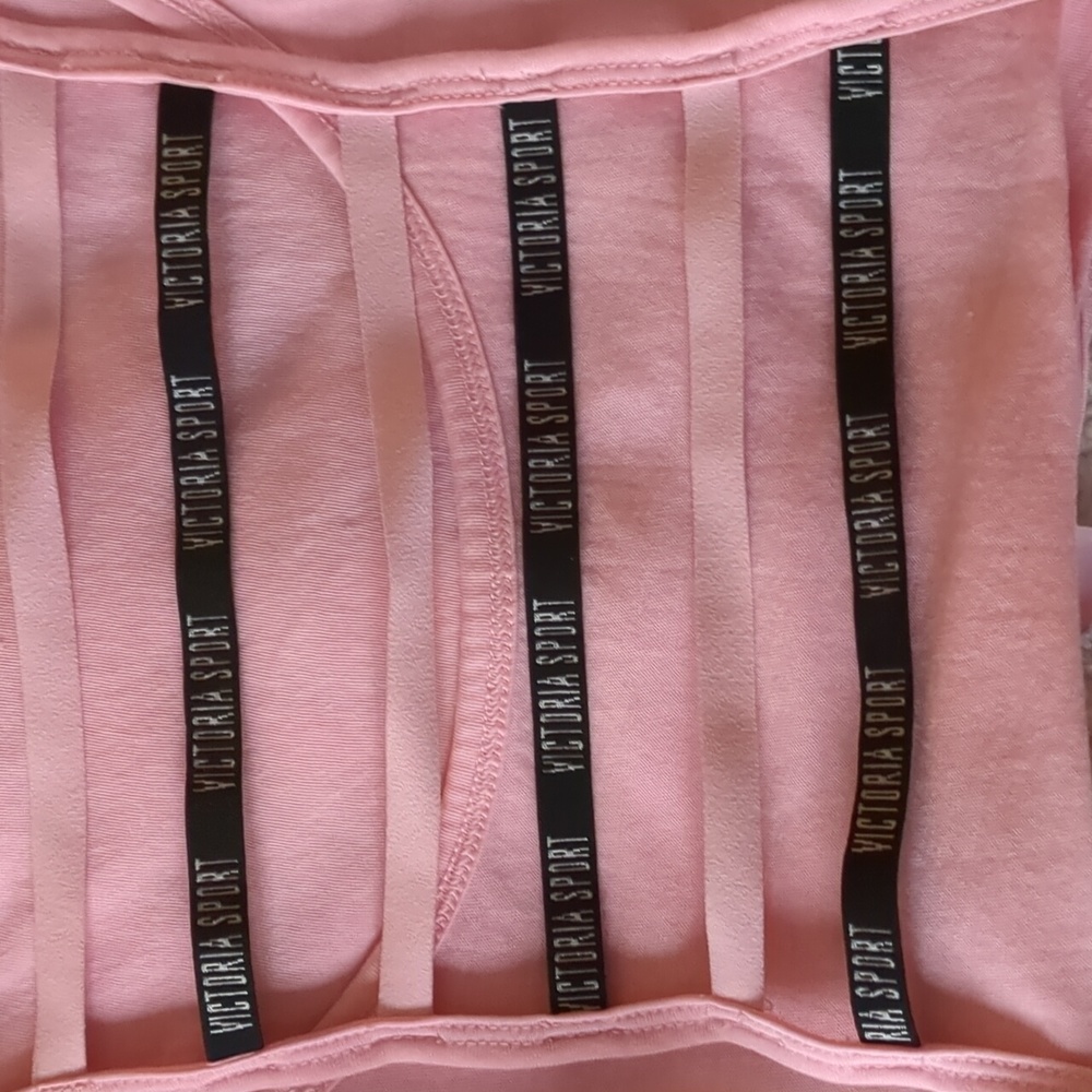 Victoria's secret workout tank - Picture 3 of 3